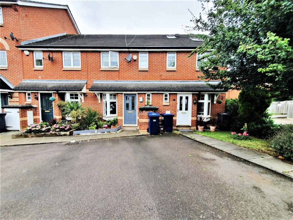 Magnolia Gardens, Edgware